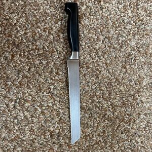 ZWILLING J.A. Henckels Silver Serrated 8” Knife